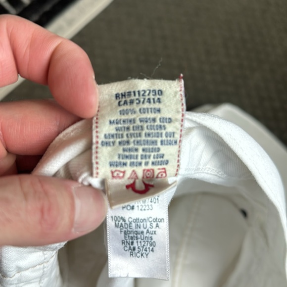 White mens True Religion jeans - Picture 4 of 4